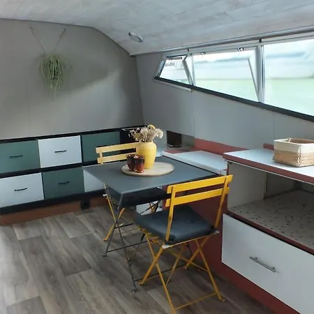 Nuits Insolites Sur Un Bateau Damvix Exterior foto
