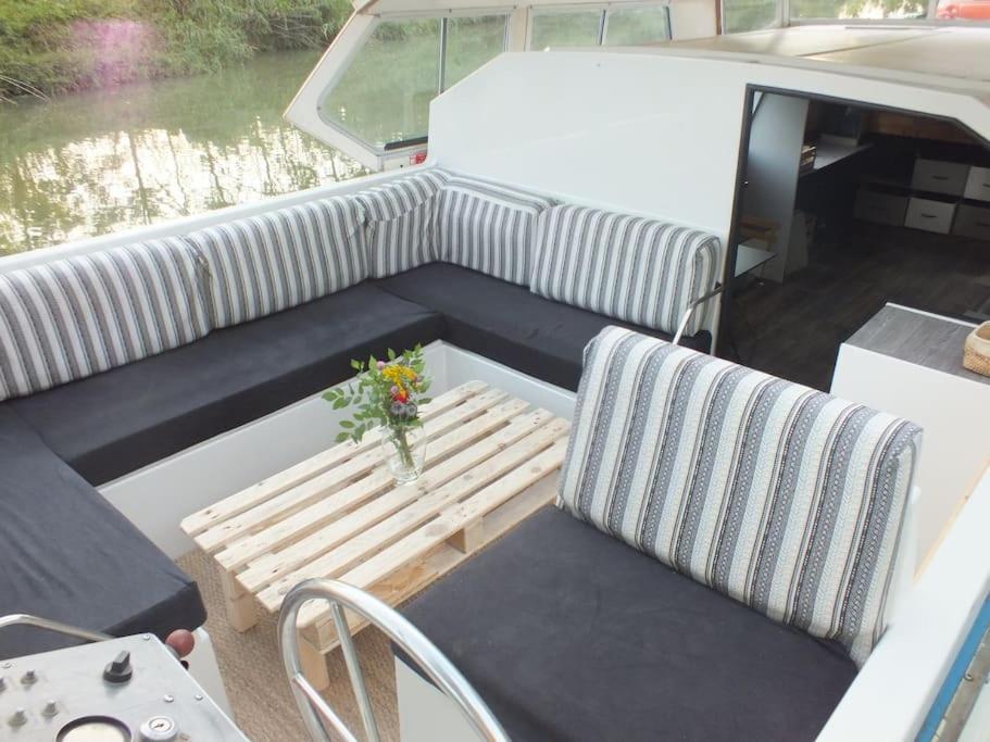 Botel Nuits Insolites Sur Un Bateau